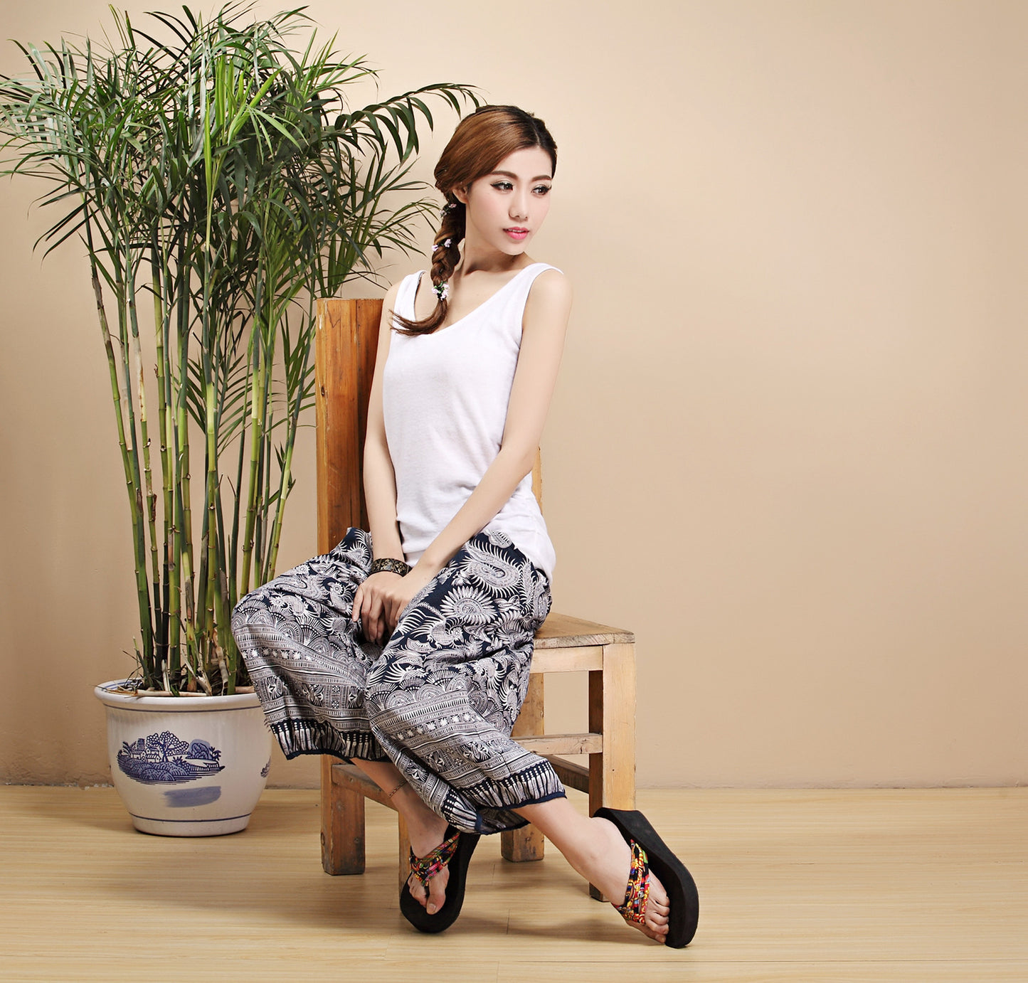 Ethnic Print Women's Pants Linen Cloth Mixed Batch New National Style Bloomers Blue And White Pattern Cropped Library